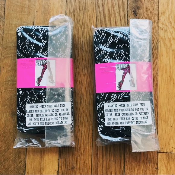 Betsey Johnson Black Lacey Floral Tights M/L - Picture 2 of 3
